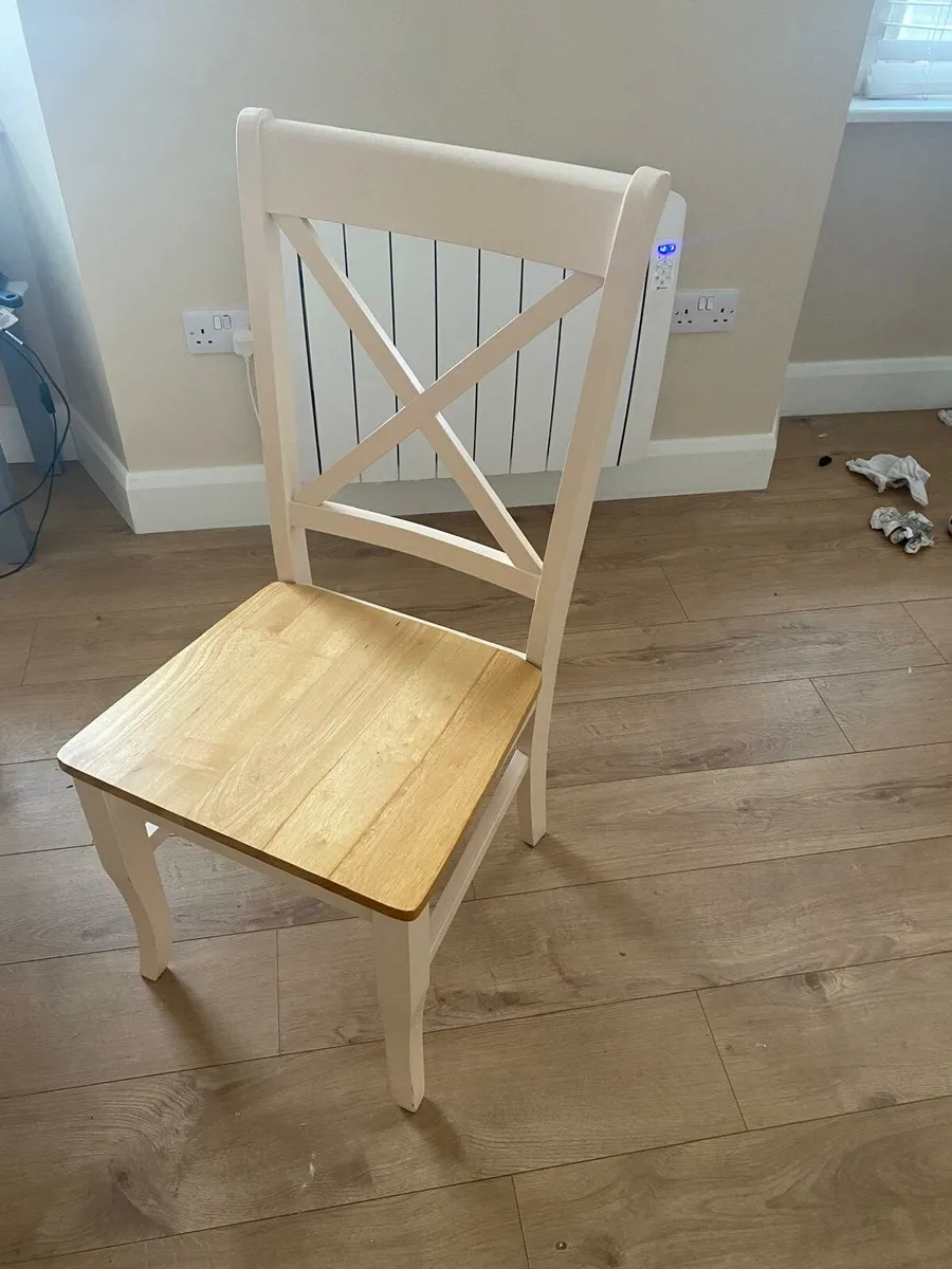 Extendable Dining table and chairs - Image 3