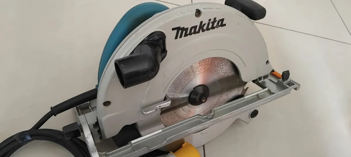 Makita 5903R 235mm Circular Saw 110v - Image 3