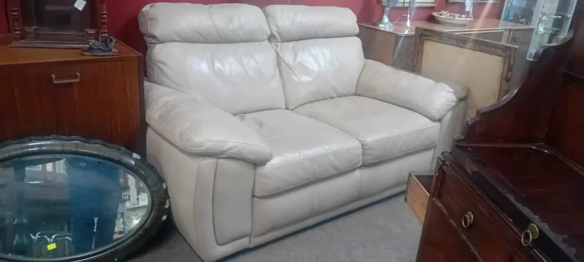 Great Quality Realm Leather Two Seat Sofa