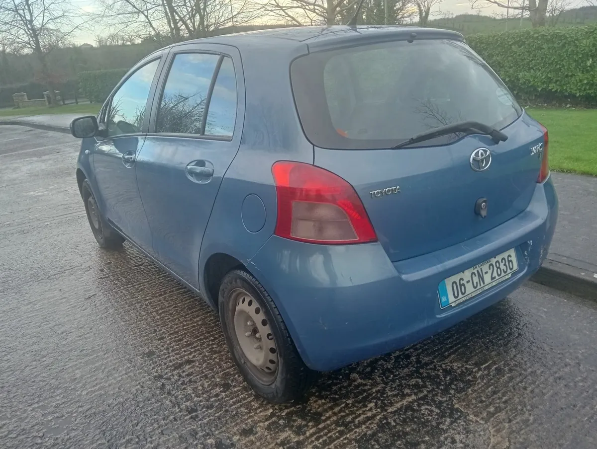 2006Toyota Yaris 1.0 tax 10/26 - Image 3