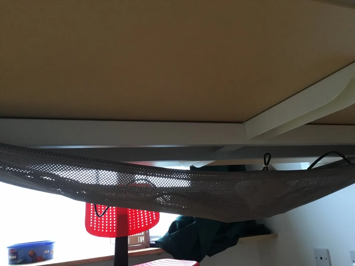 electrically adjustable desk ikea bekant - Image 3