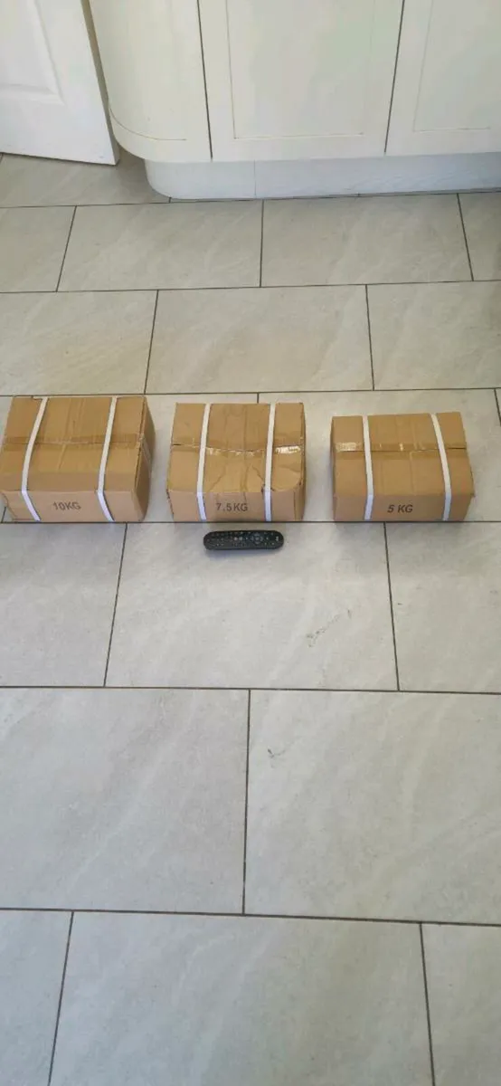 3xbrand new sets of hex dumbbells - Image 1