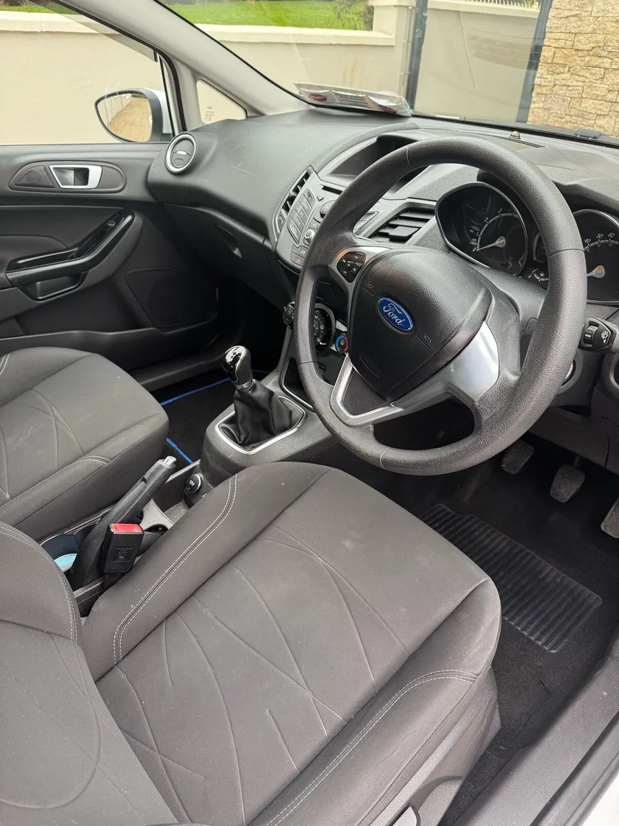 Ford fiesta - Image 4