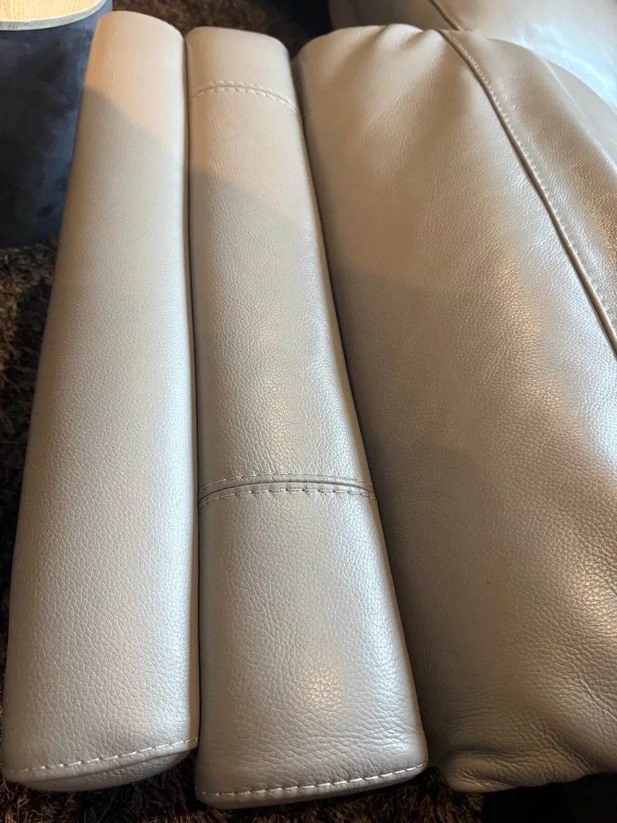 Italian leather Electric corner suite - Image 2
