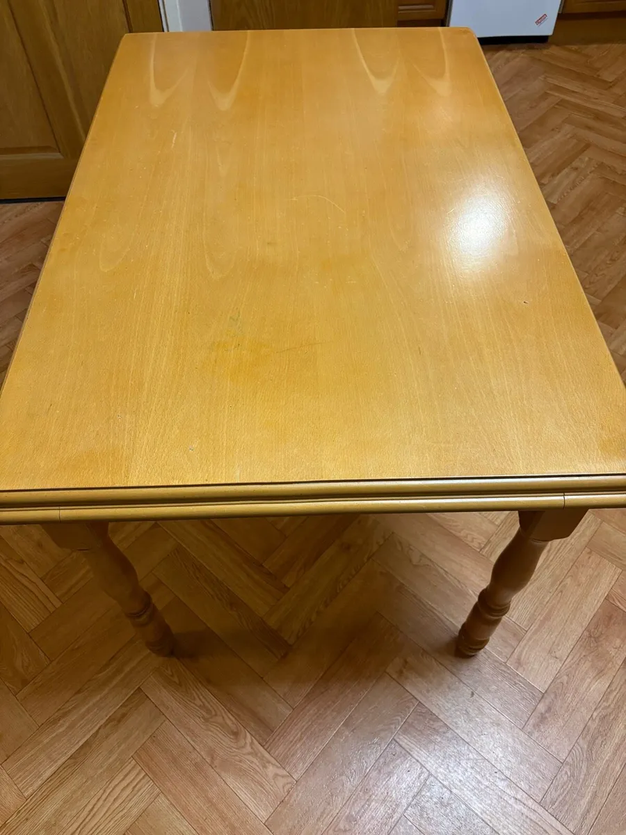 Pine kitchen table and four chairs - Image 1