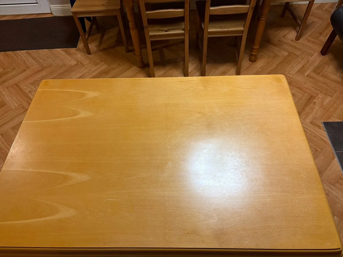 Pine kitchen table and four chairs - Image 2