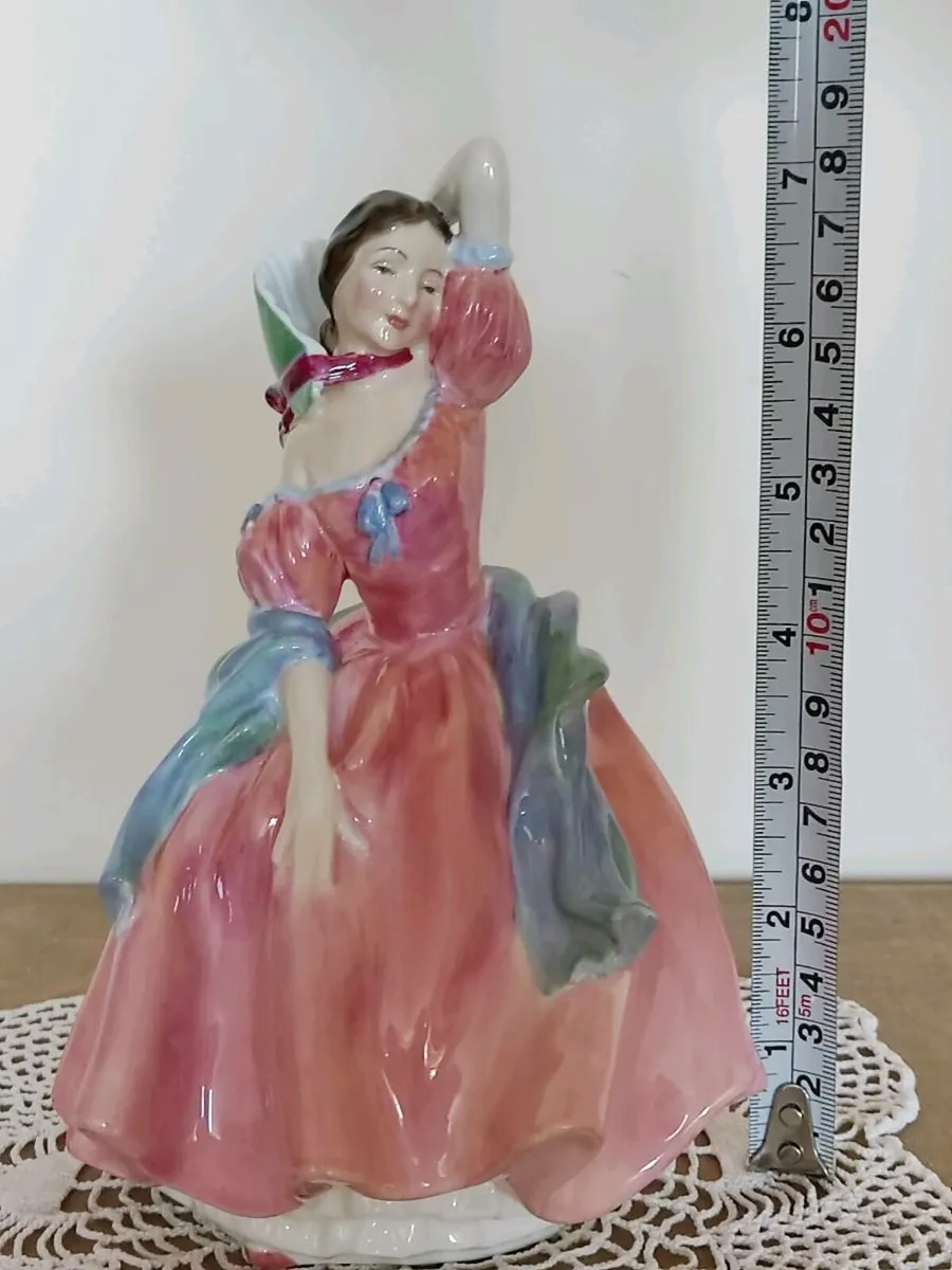 Vintage Rare Royal Doulton porcelain figurine - Image 2