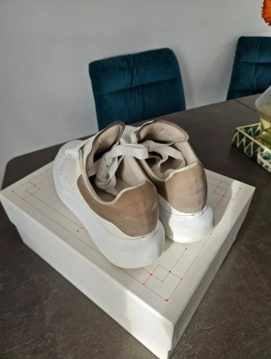 Alexander McQueens UK Size 5.5 - Image 4