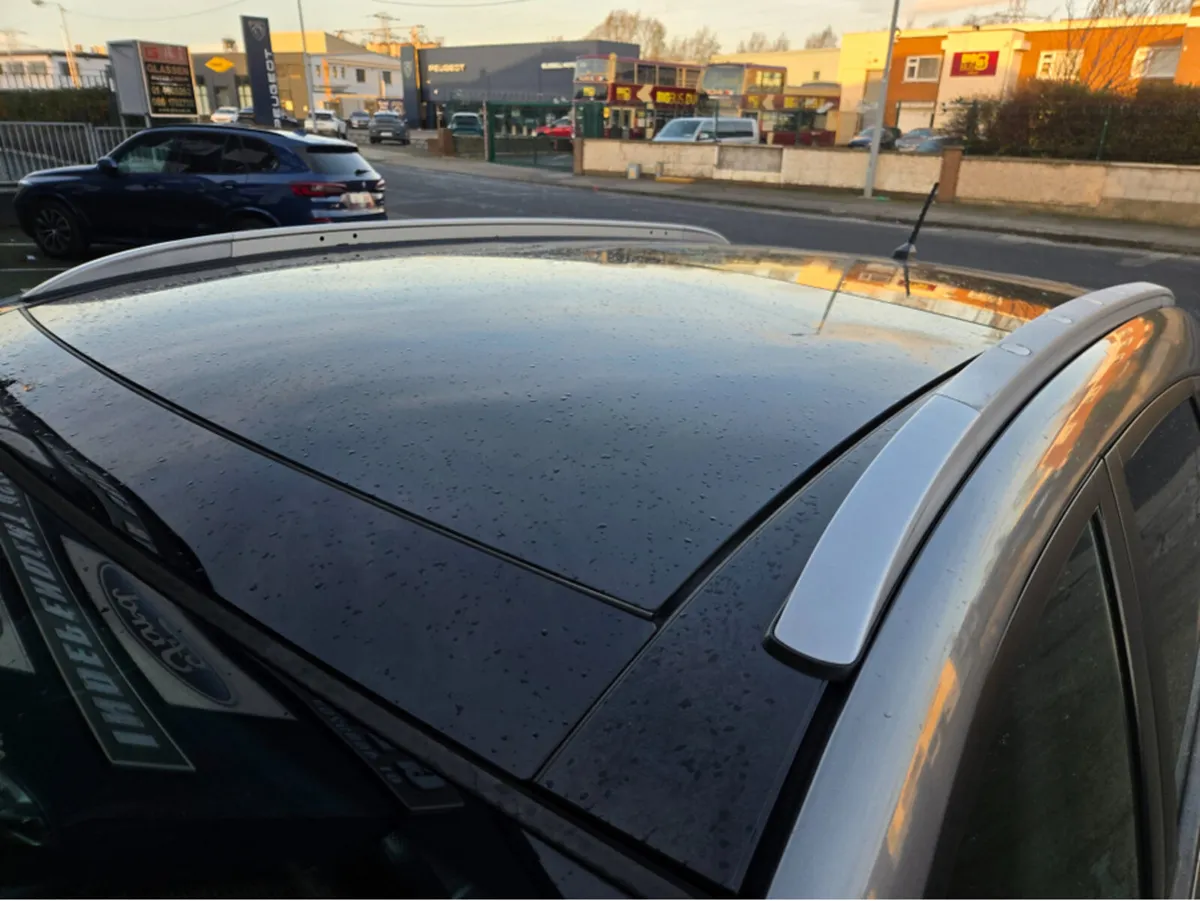 Hyundai ix35 1.7 SPORT 4DR NICE SPEC LEATHER  AND - Image 2