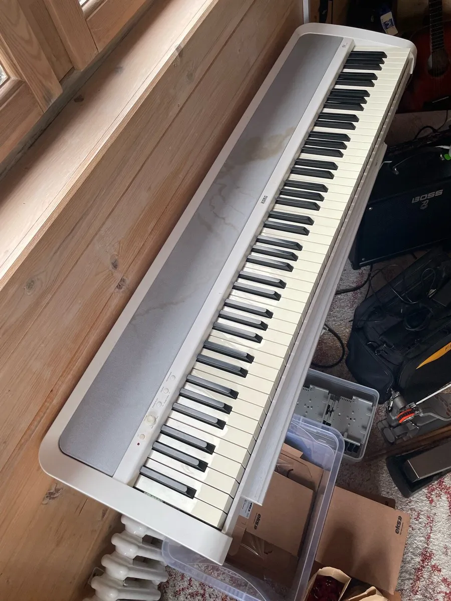 Korg Keyboard white - Image 1