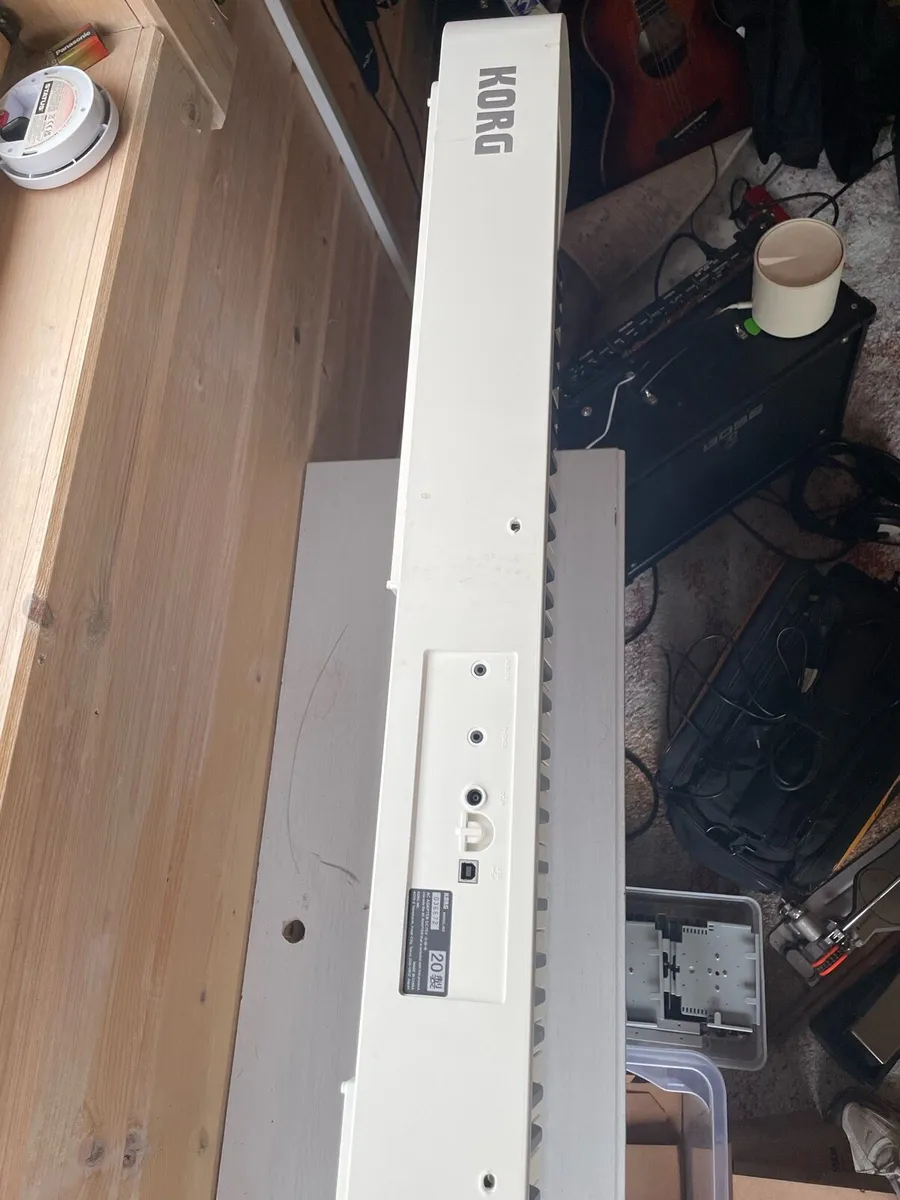 Korg Keyboard white - Image 2