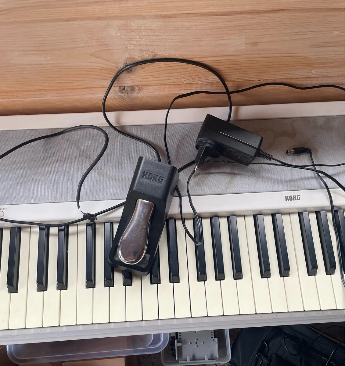 Korg Keyboard white - Image 3