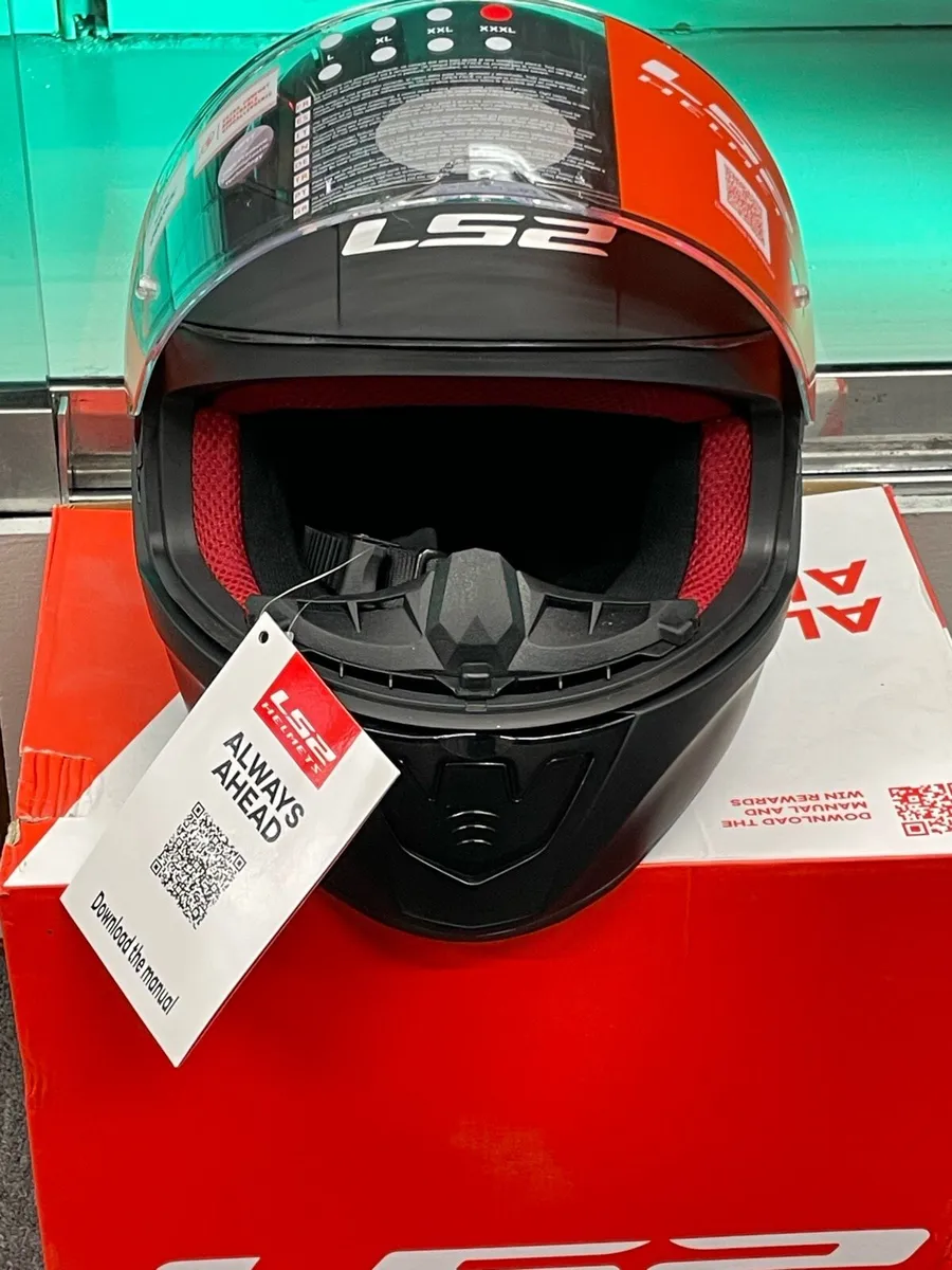 LS2 Motorbike Helmet - Image 3