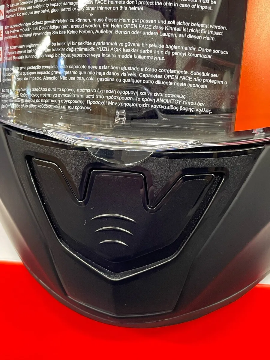 LS2 Motorbike Helmet - Image 4