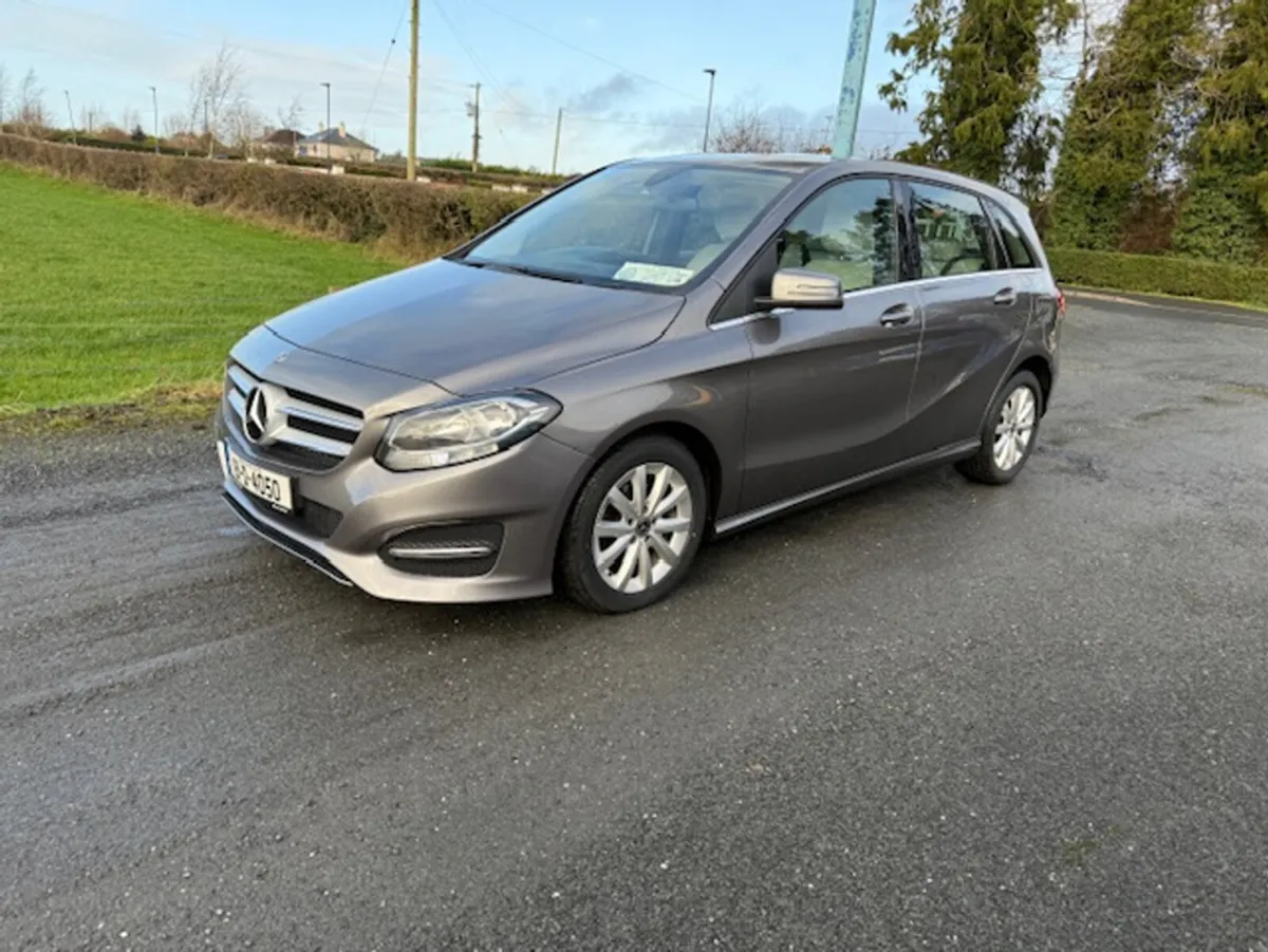 Mercedes-Benz B-Class 160 D STYLE 5DR AUTO - Image 1