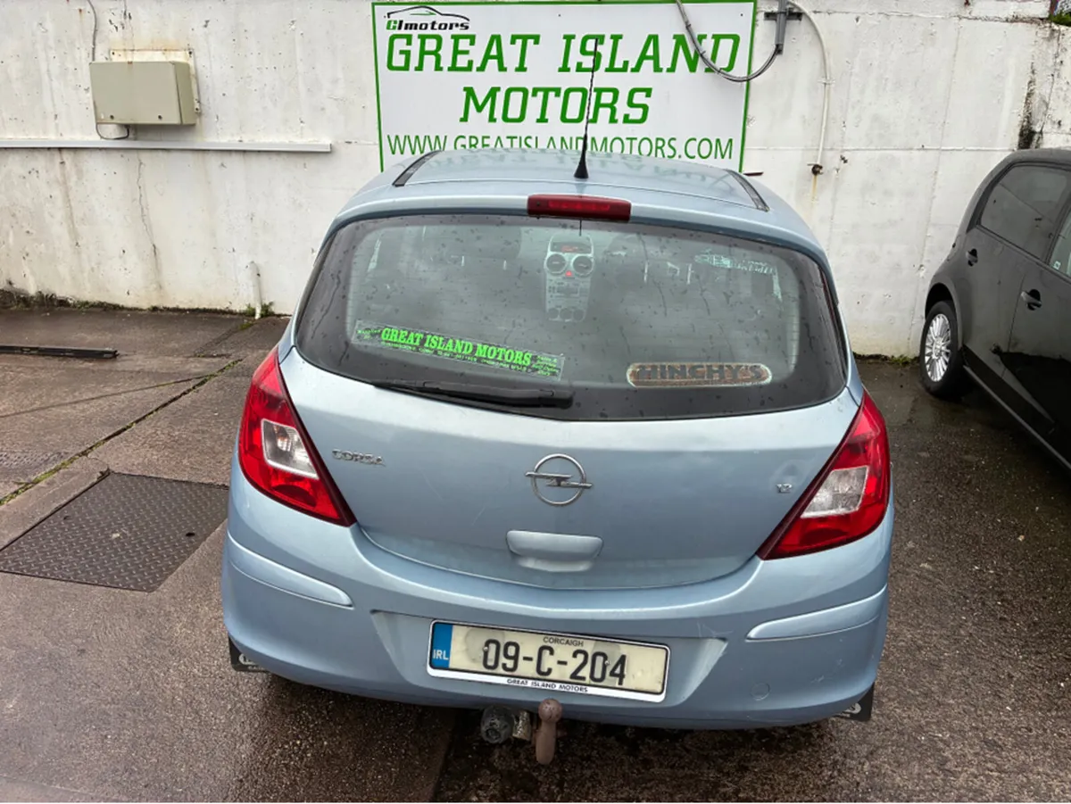 Opel Corsa CLUB 1.2I 16V 5DR - Image 3