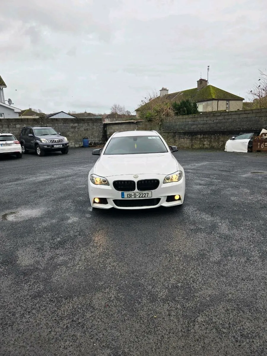 131 BMW 520 M SPORT ESTATE - Image 2