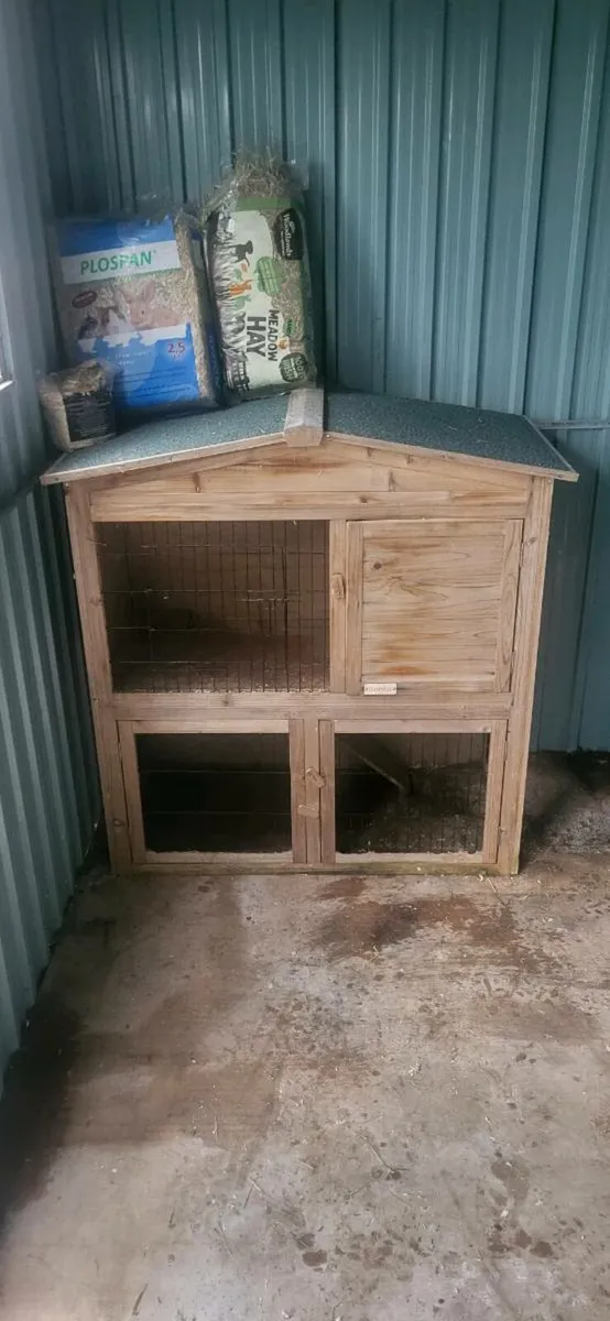 Rabbit hutch - Image 1