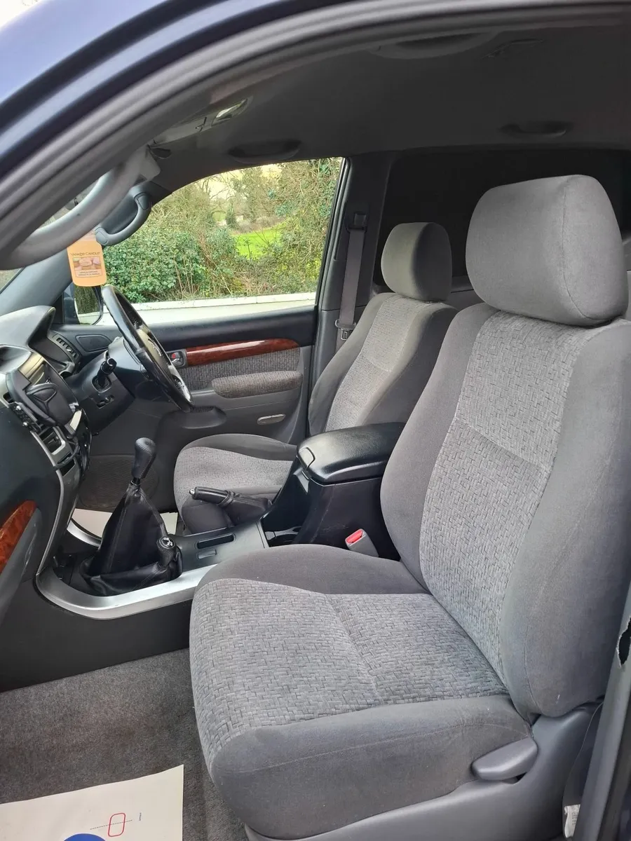 Toyota Land Cruiser 2005 - Image 3