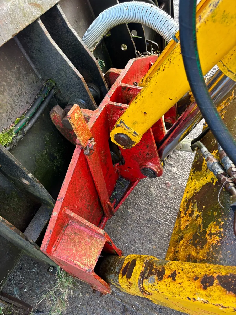 Massey 860 digger 1996 - Image 3