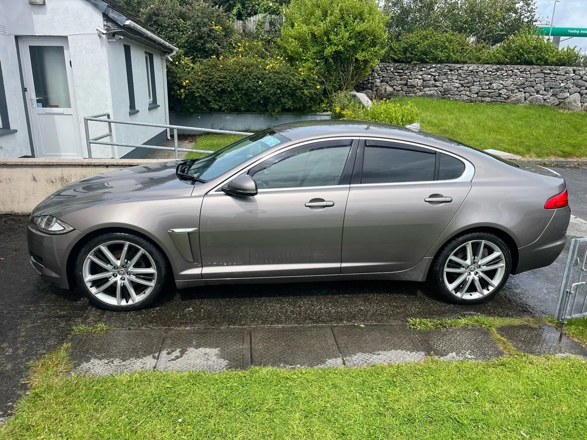 2012 Jaguar XF 2.2L Luxury Diesel, Automatic. - Image 1