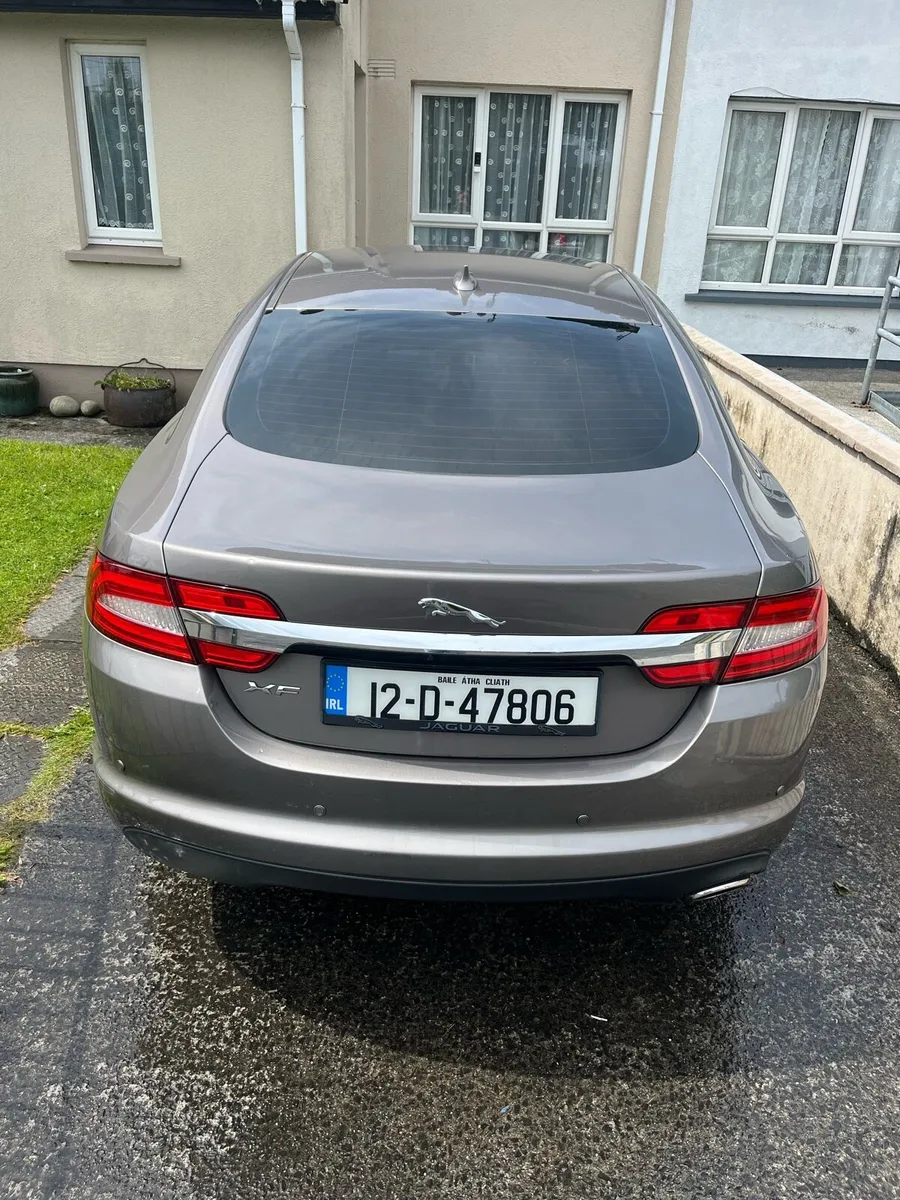 2012 Jaguar XF 2.2L Luxury Diesel, Automatic. - Image 2