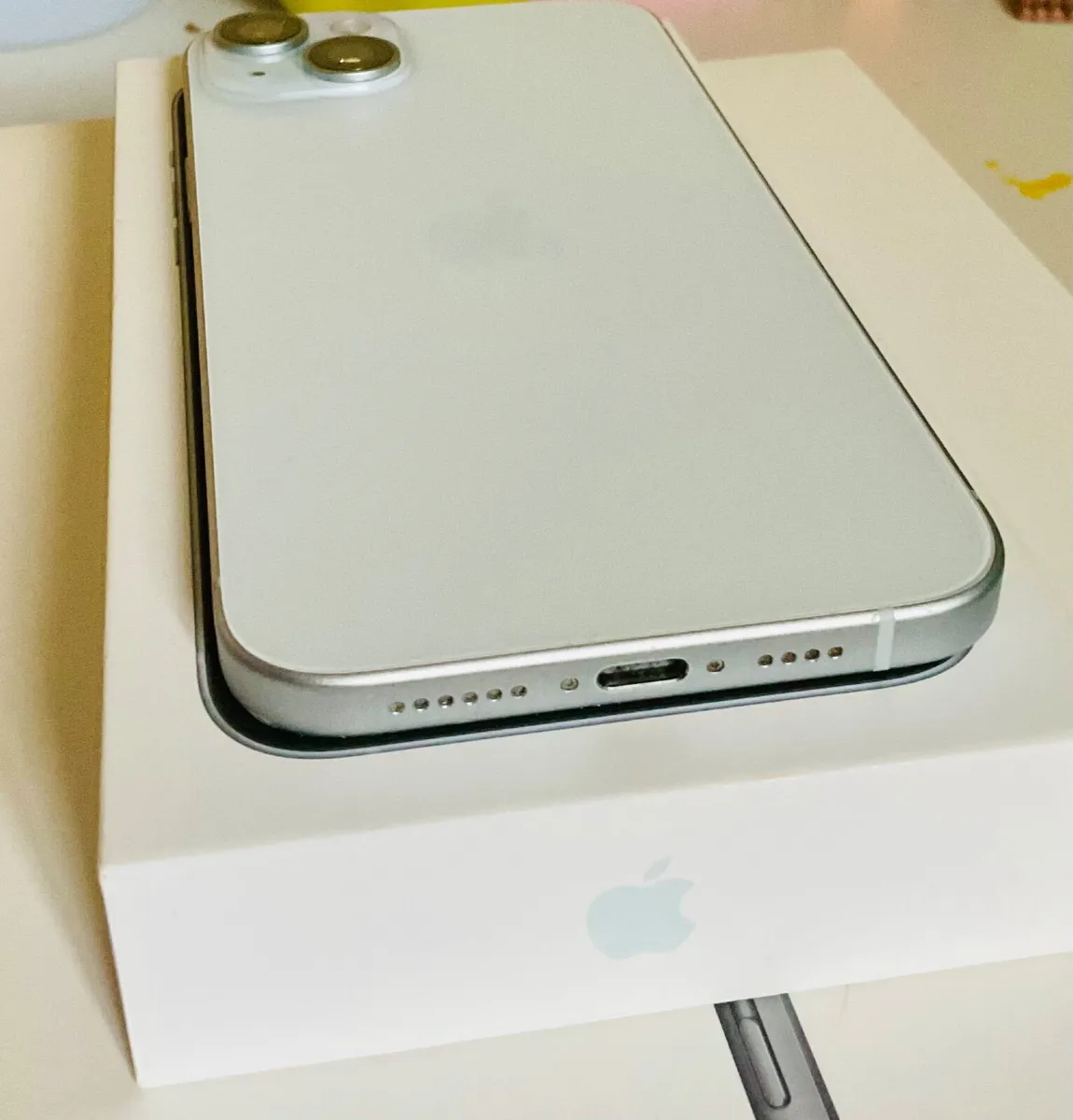 iPhone 15 Plus - Image 1