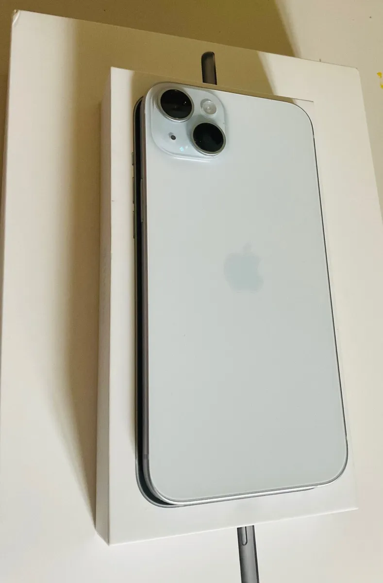 iPhone 15 Plus - Image 4