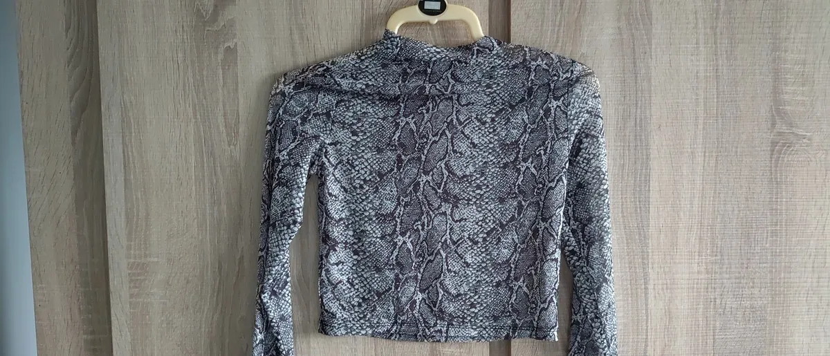 snake print high neck top never worn - Image 2