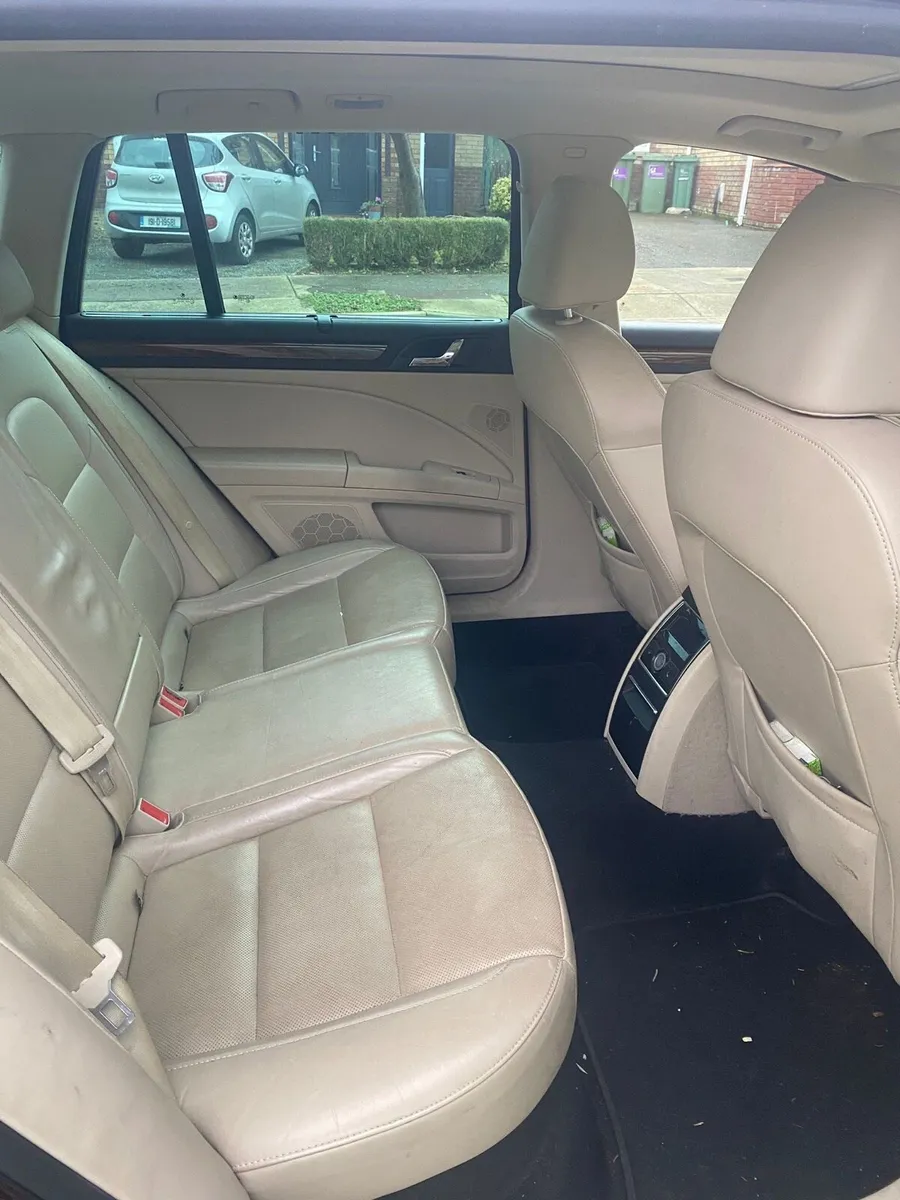 Skoda Superb 2014 2.0 TDI Lauren & Klement - Image 2