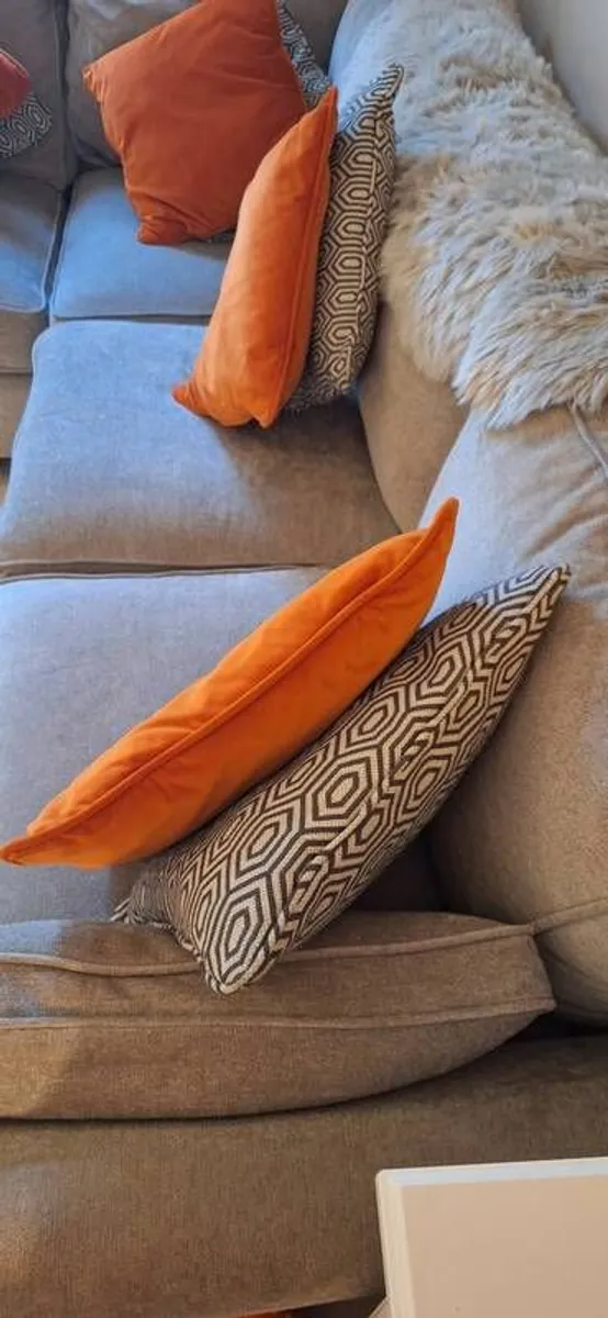 Corner Sofa Corner Suite Cantrell Style  Very Good Condition - Image 1