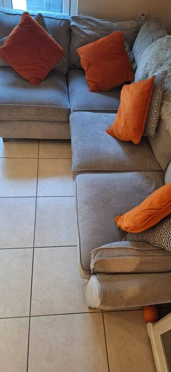 Corner Sofa Corner Suite Cantrell Style  Very Good Condition - Image 2