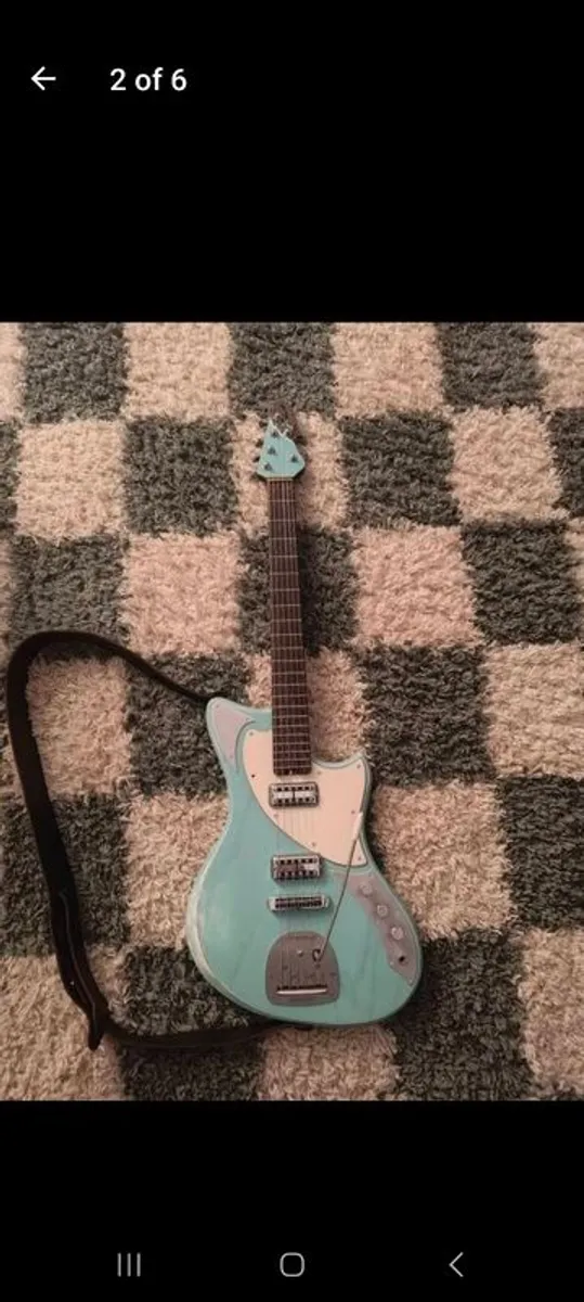 Electric Guitar - Image 2