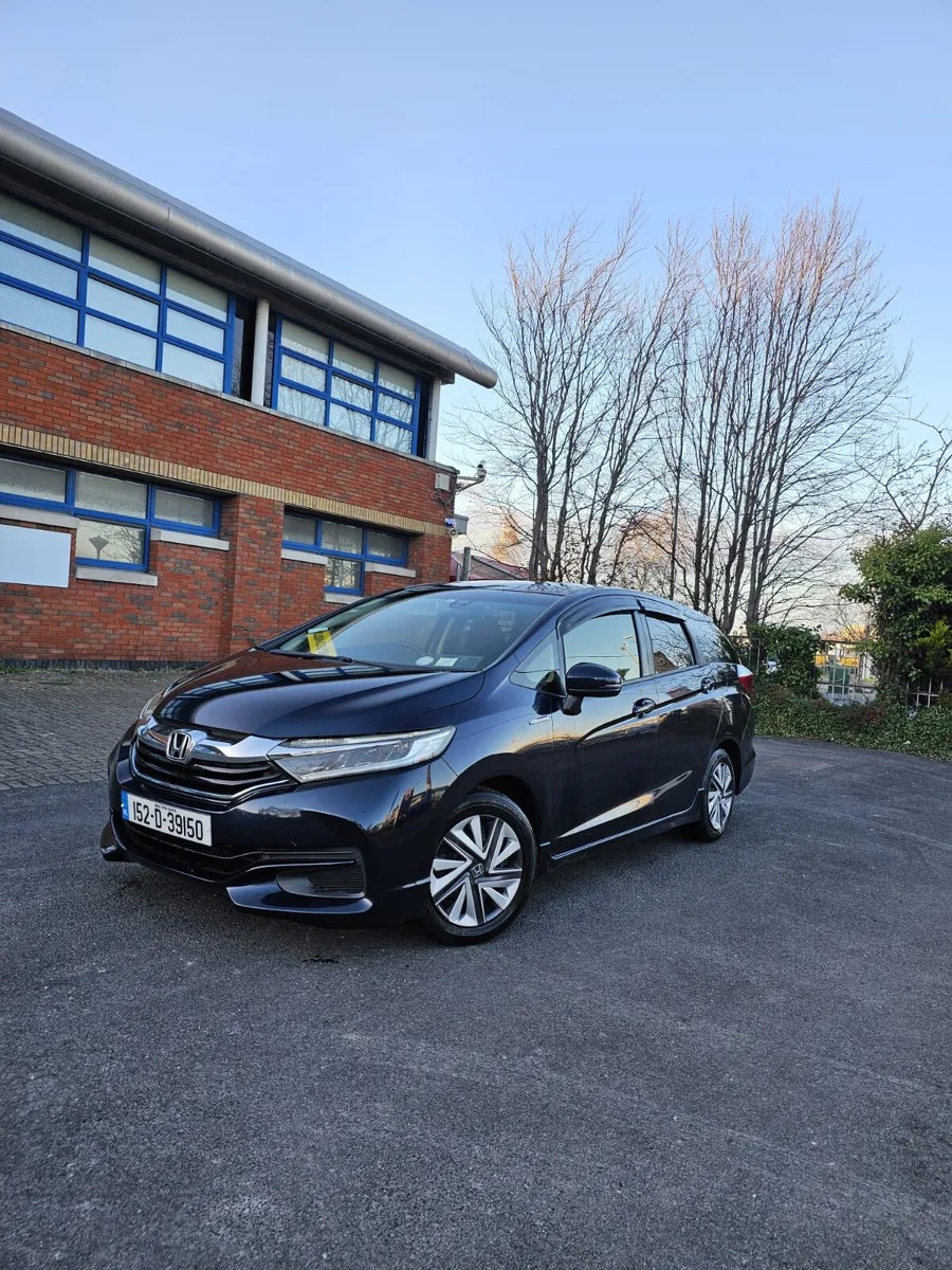 Honda Shuttle  Automatic Hybrid 2015 - Image 1