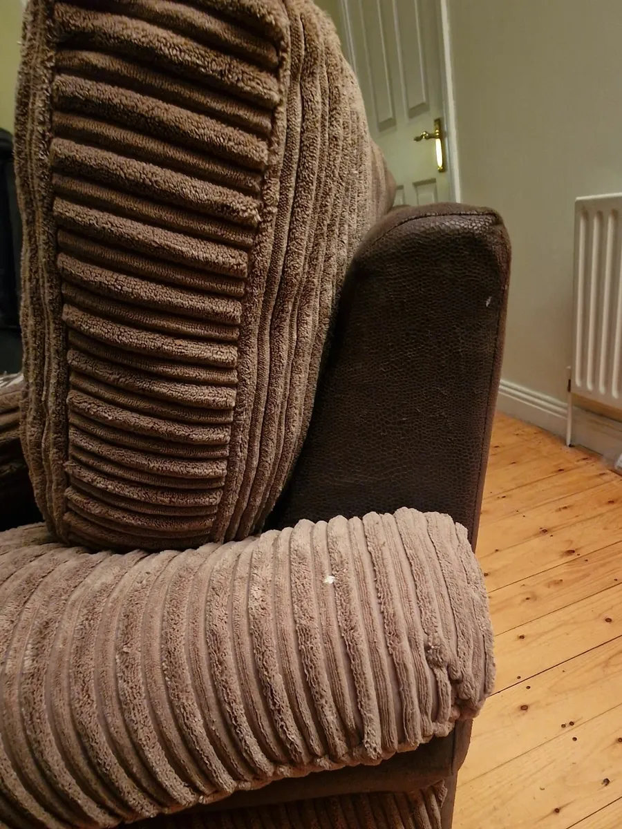 FREE 3 Seater Sofa - Image 2