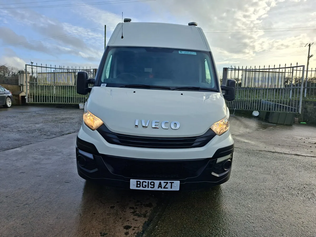 7 T TOWING 19 IVECO COMPRESSOR AND GENERATOR VAN - Image 2