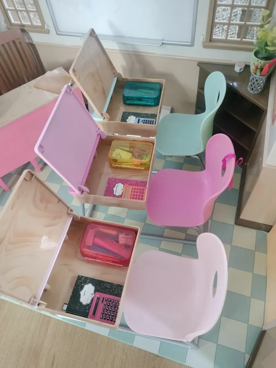 Awesome Academy Schoolhouse - Image 4