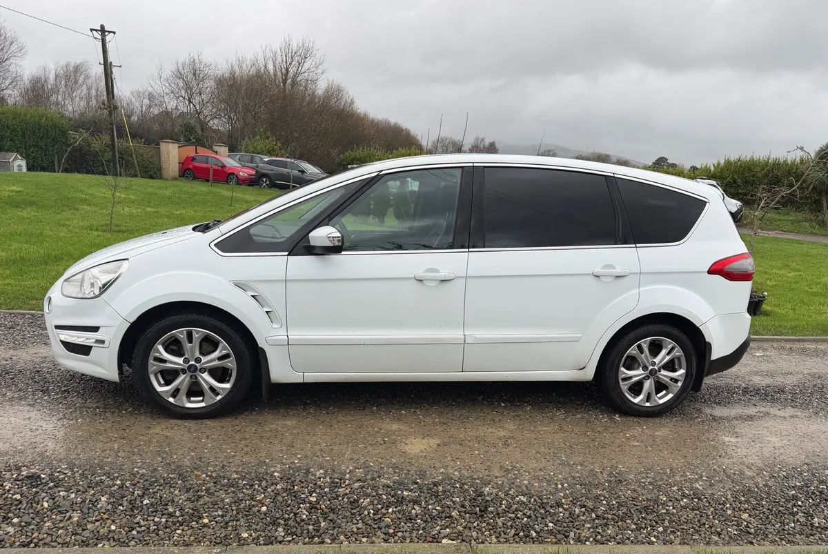 Ford S Max Taxed & Tested - Image 3