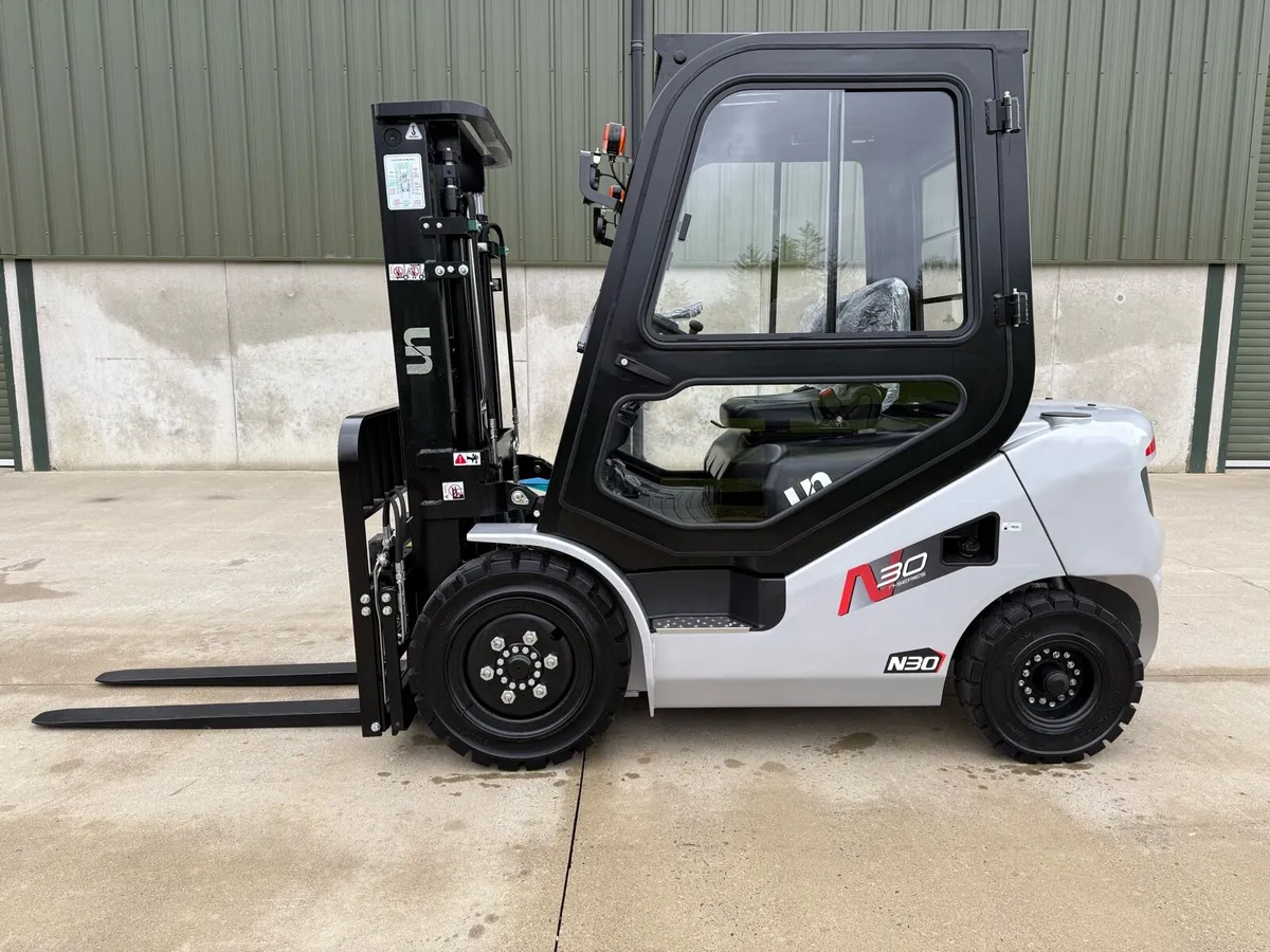3 ton UN forklift - Image 3