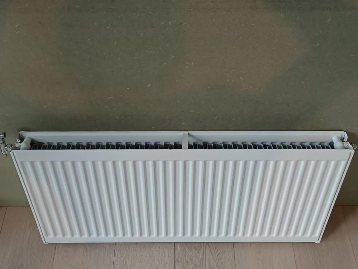Large double panel radiator - Image 1