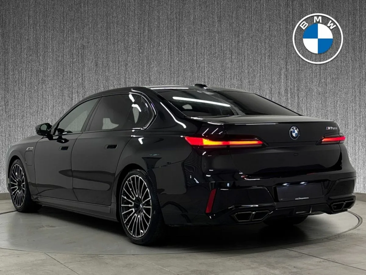 BMW 7-Series M760e xDrive IMMEDIATE DELIVERY - Image 3