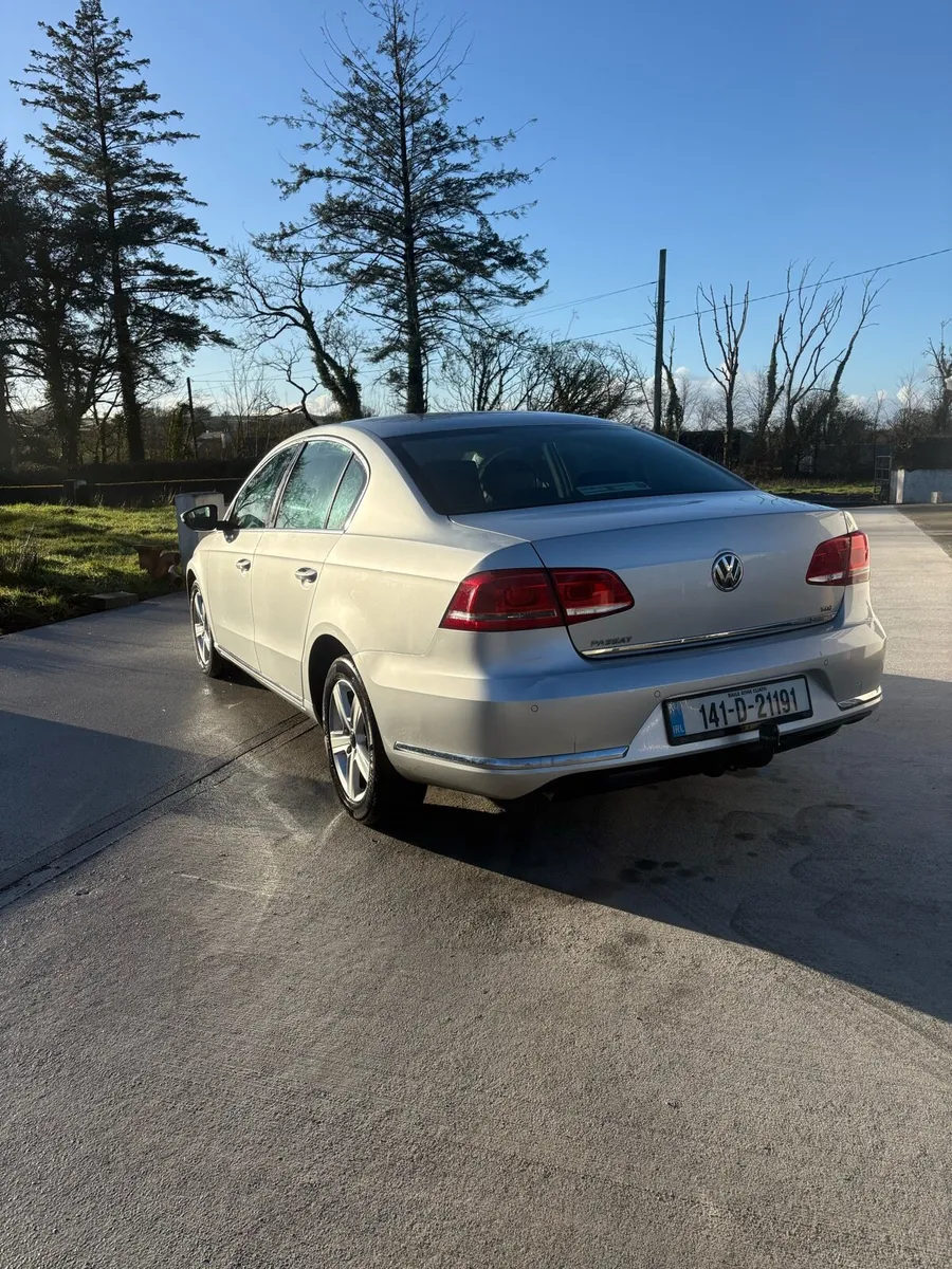 141 Volkswagen Passat - Image 2