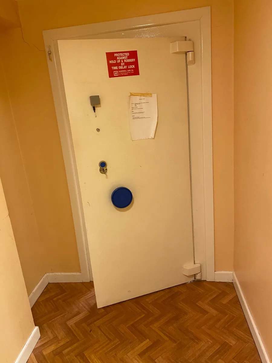 Strongroom door - Image 1