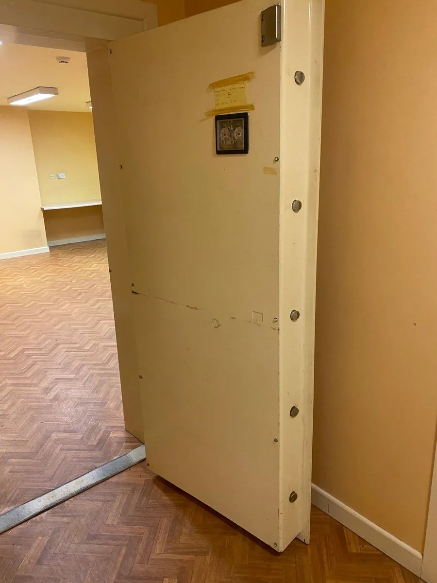 Strongroom door - Image 2