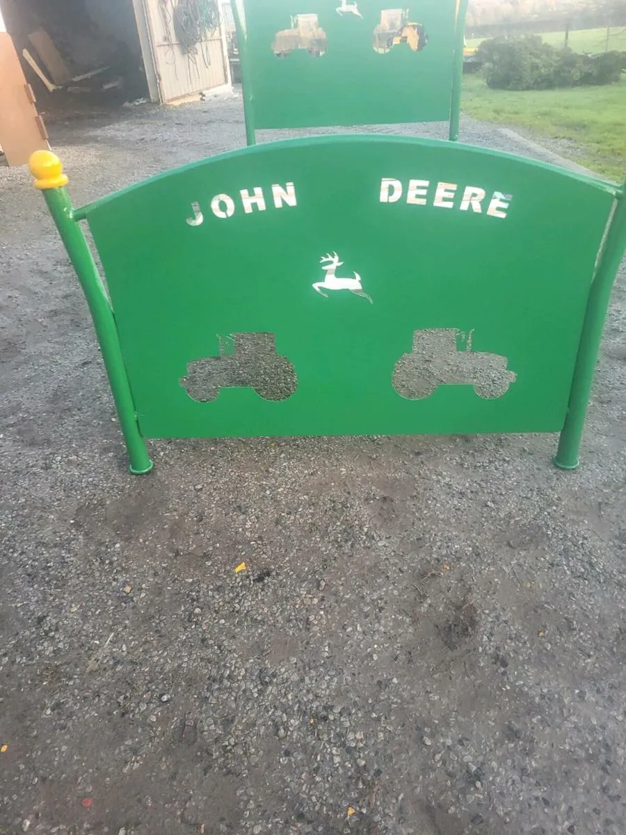 JOHN DEERE BED - Image 3