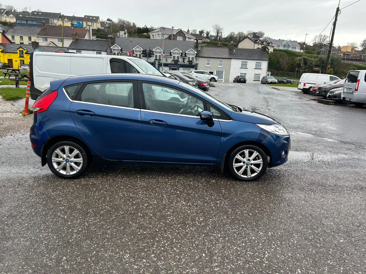 Ford Fiesta 2010 - Image 4