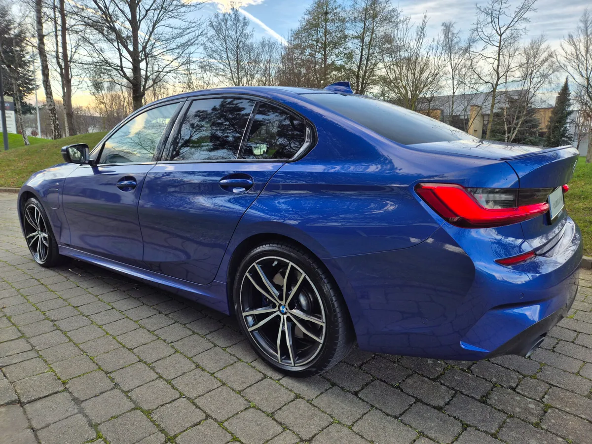 211 BMW 330E M SPORT PRO PACK SHADOW EDITION - Image 3