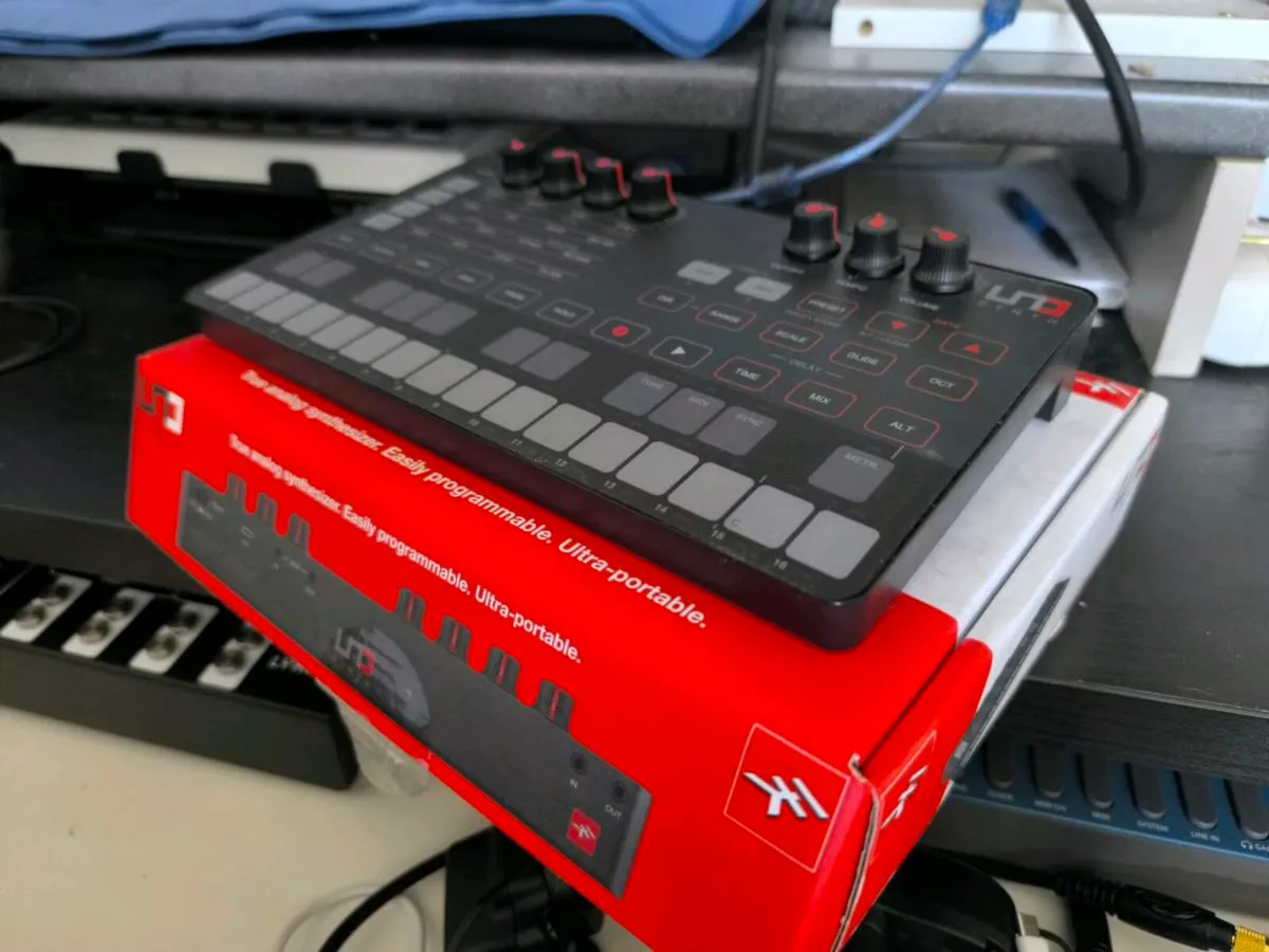 IK Multimedia UNO Synth - Image 2