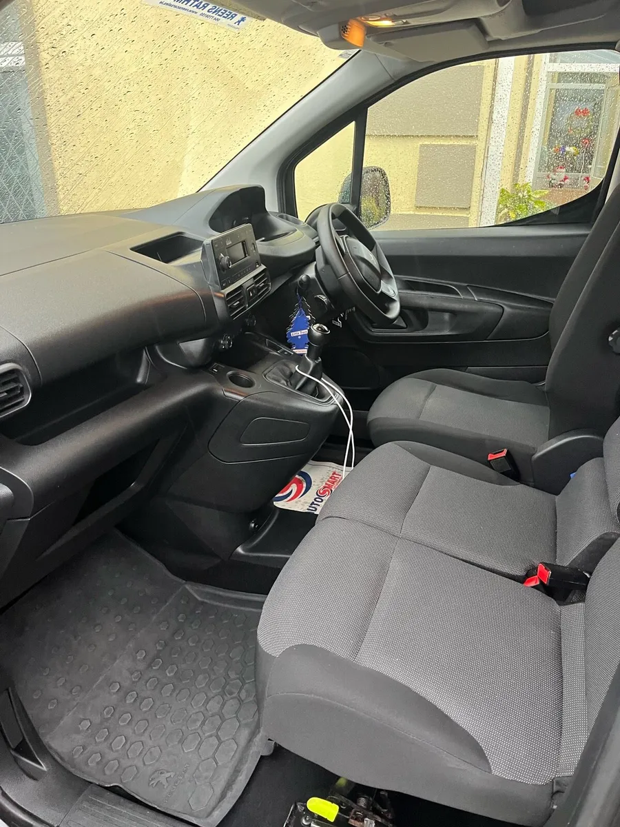 2021 Peugeot Partner - Image 4
