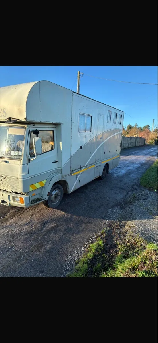 Horse truck - Image 2